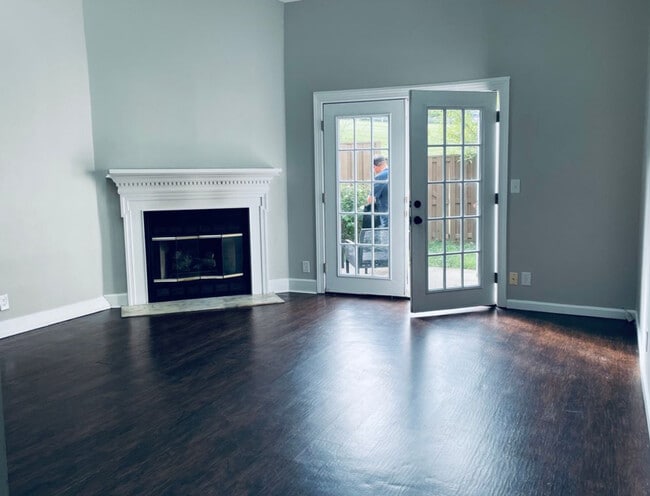 Building Photo - 327 Yorkshire Cir