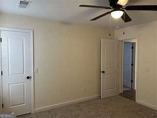 Building Photo - 135 Hughes Dr