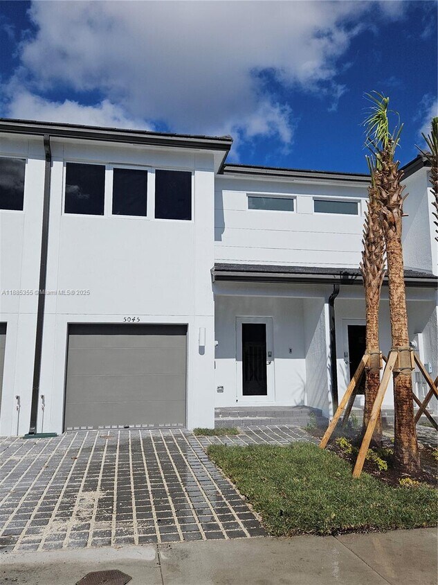 Foto principal - 5045 SW 37th St