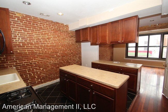 Building Photo - 316 Park Ave