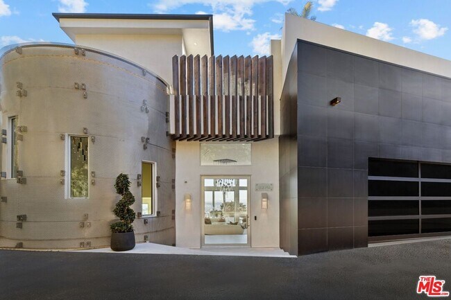 Foto del edificio - 9270 Kinglet Dr