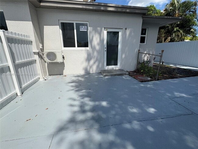 Building Photo - 3368 NW 51st Terrace