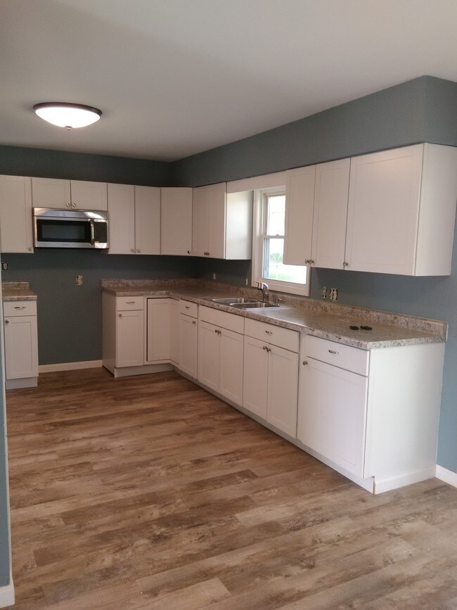 128 E 5th St, Coal Valley, IL 61240 House Rental in Coal Valley, IL