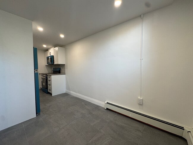 Photo du bâtiment - Freshly Renovated 1 Bedroom 1 Bathroom Apa...