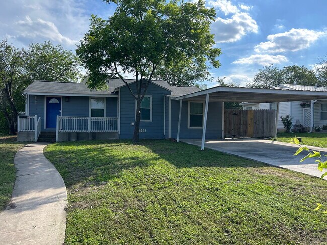 Building Photo - Newly renovated 3 bedroom 2 bath home centrally located!