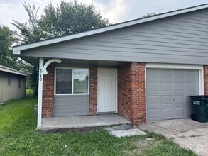 Building Photo - 610 Bremer Dr