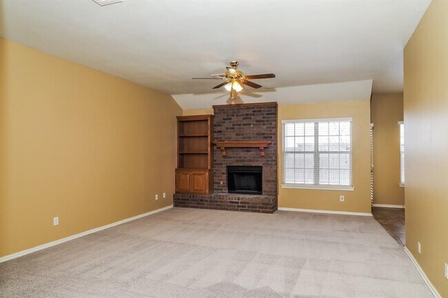 Foto del edificio - 3708 Windrun Pl