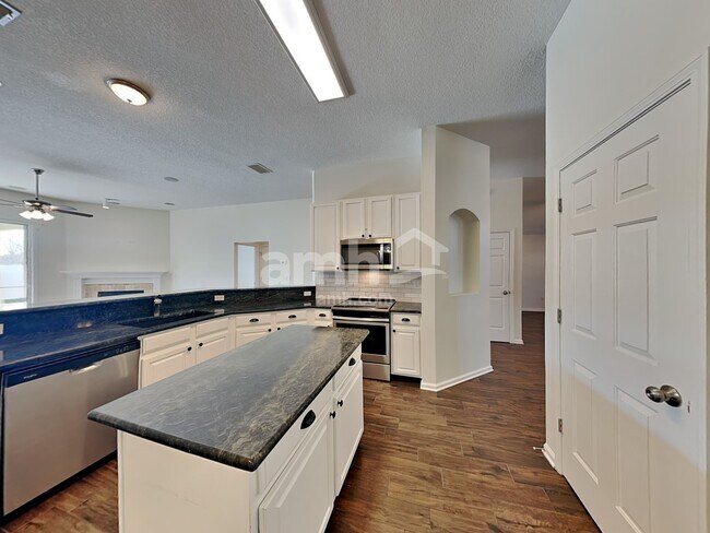 Foto del edificio - 3111 Stonebrier Ridge Dr