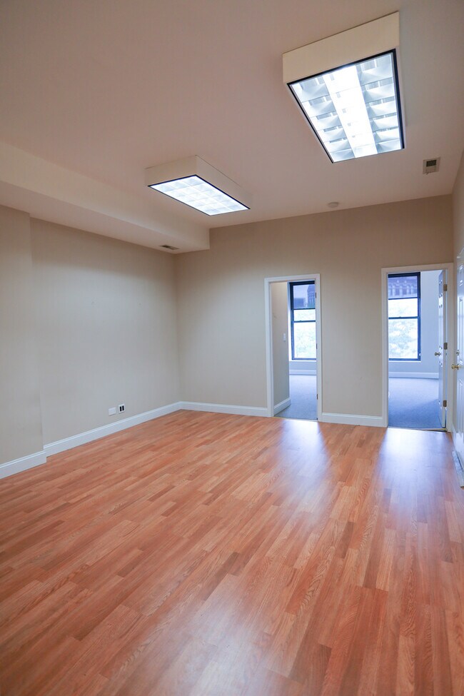 Foto del edificio - 1582 N Clybourn Ave