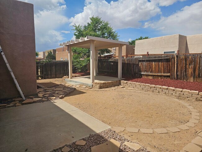 Building Photo - 719 Seaborn Dr SW