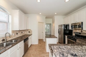 Building Photo - 1331 Blackheath Ct