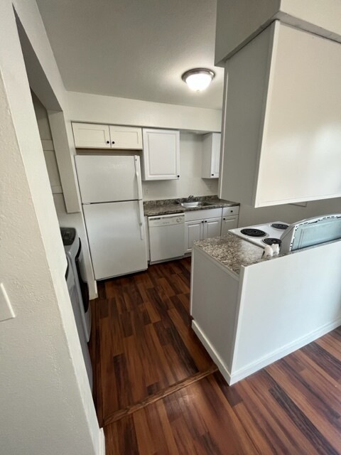 Foto principal - 2305 E Hartson Ave