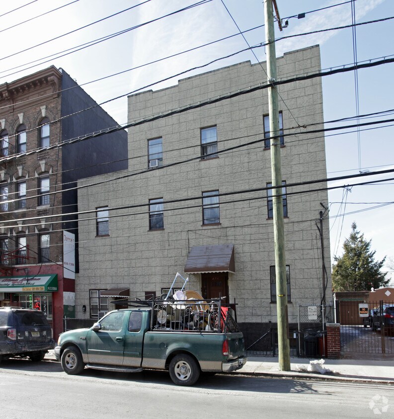 567569 Palisade Ave, Jersey City, NJ 07307 Apartments in Jersey City