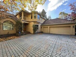 Building Photo - 1295 Whispering Oaks Pl
