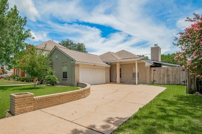 Building Photo - 21319 Park Mill Ln