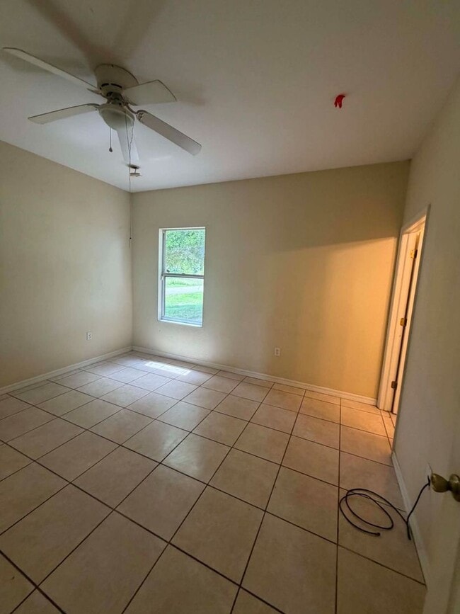 Building Photo - COMING SOON!!! Charming 3/2/2 car garage home in North Port
