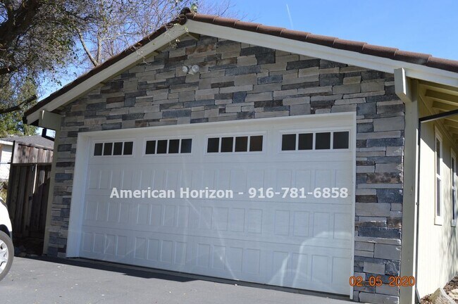 Building Photo - 6990 Boulder Rd