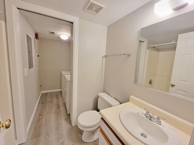 Foto del edificio - Move-in Special $500 off first month's ren...