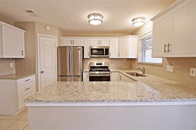 Foto del edificio - 2502 Friarwood Trail