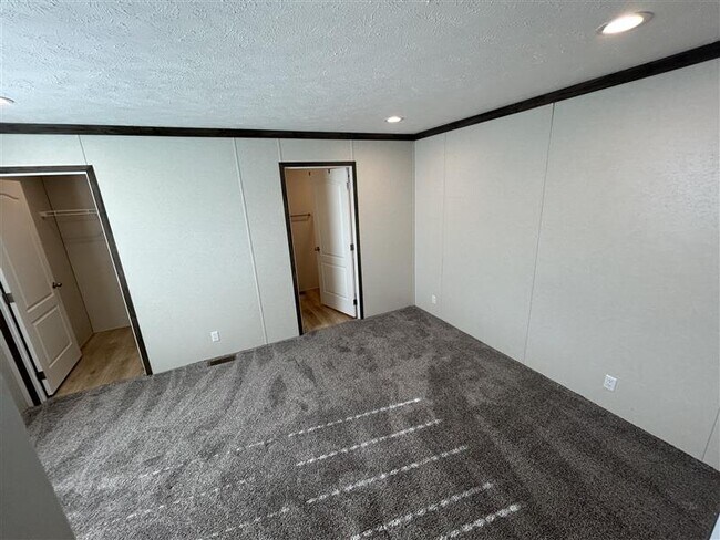 Building Photo - 20 Grant St