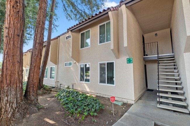 Building Photo - 975 Murrieta Blvd