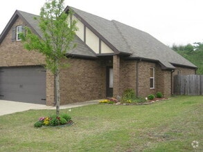 Building Photo - 222 Oxmoor Pl