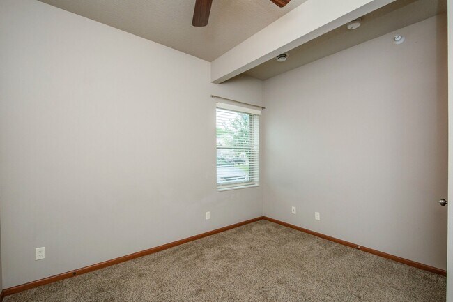 124 N Hyland n.º 104 | habitación - Triangle Apartments