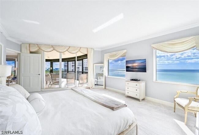 Foto del edificio - 8665 Bay Colony Dr