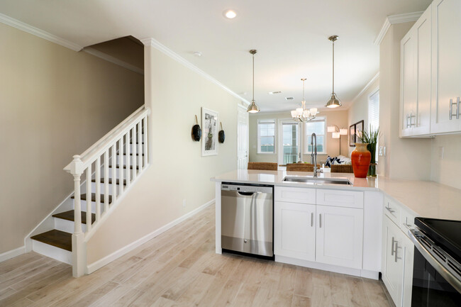Building Photo - 28543 Channel View Dr