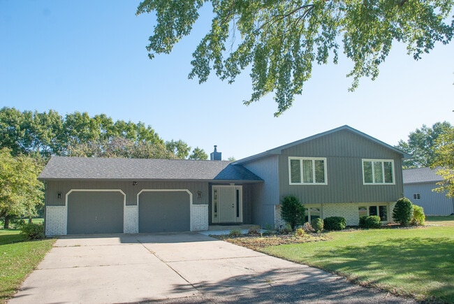 Building Photo - 36388 Golfview Ridge Way
