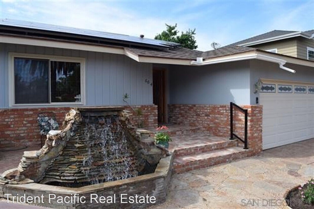 Primary Photo - 3 br, 1.5 bath House - 604 Catalina Blvd.