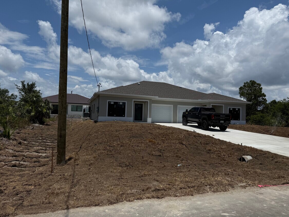 Foto principal - 12136 Tetzel Ave