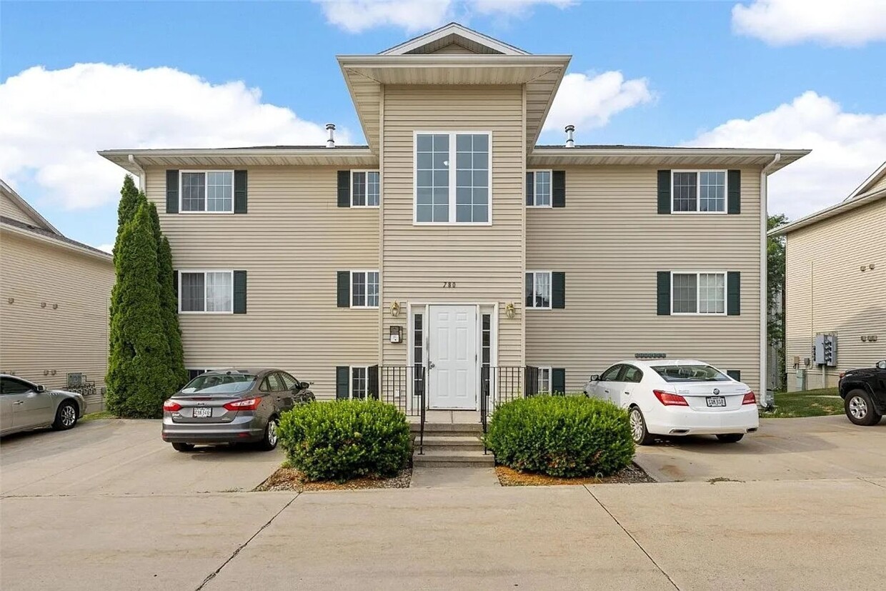 Foto principal - 2 Bed 2 Bath Condo for Rent in Marion!