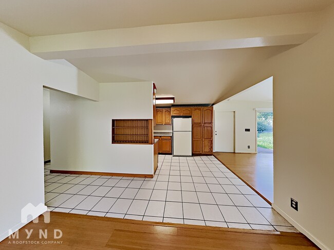Building Photo - 40464 Ditmus Ct