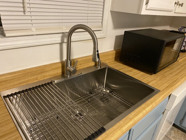 Foto del edificio - 489 Penny Ln