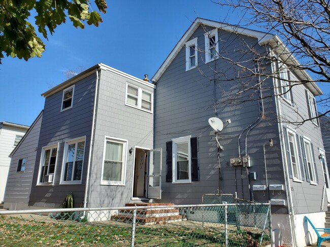 Building Photo - 15 E 2nd St