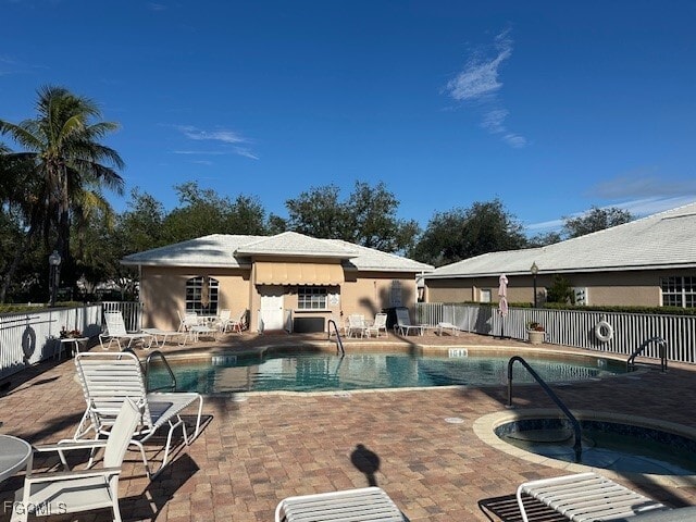 Foto del edificio - 8676 Franchi Blvd