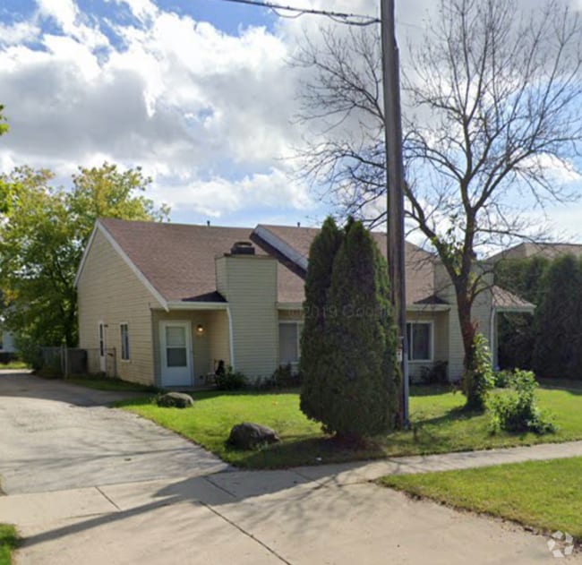 Building Photo - 7918 N Granville Rd