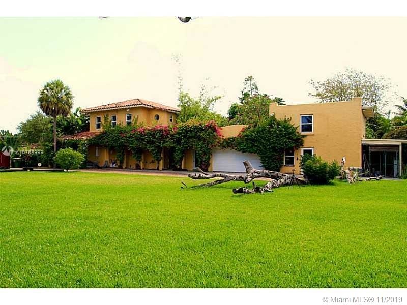 Foto principal - 450 NE 127th St