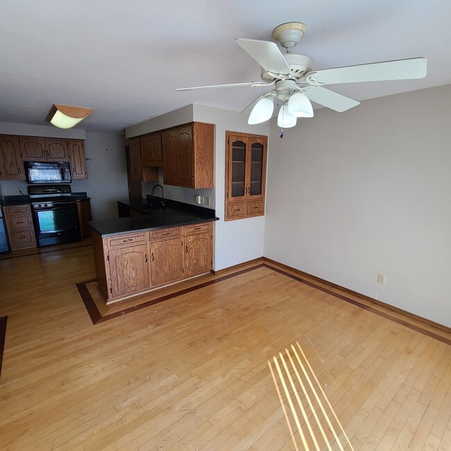 Built in hutch - 761 Trailsway Ln