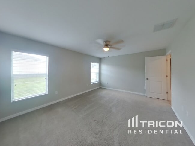 Foto del edificio - 209 Archcliffe Point Pl