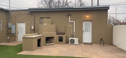Building Photo - 408 N Mesa