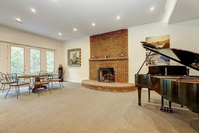 Foto del edificio - 25 Highfield Ct