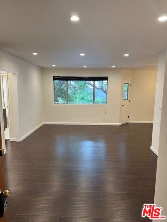 Building Photo - 5961 Chula Vista Way