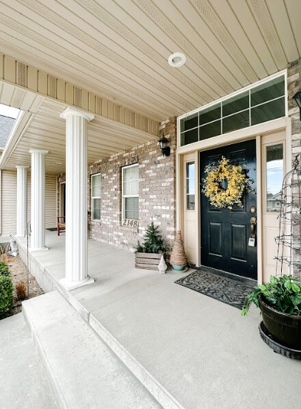 Porche - 2148 Candlewood Ave