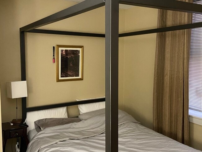 Building Photo - 48 Hereford St