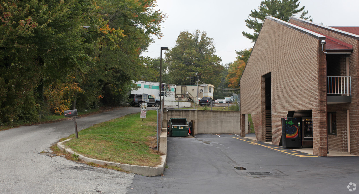 Building Photo - Beechcrest Mobile Home Estates