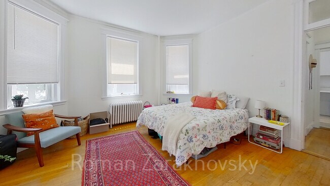 Building Photo - 42 Strathmore Rd