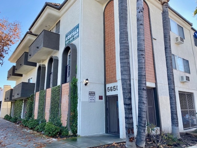Building Photo - 5650 York Blvd