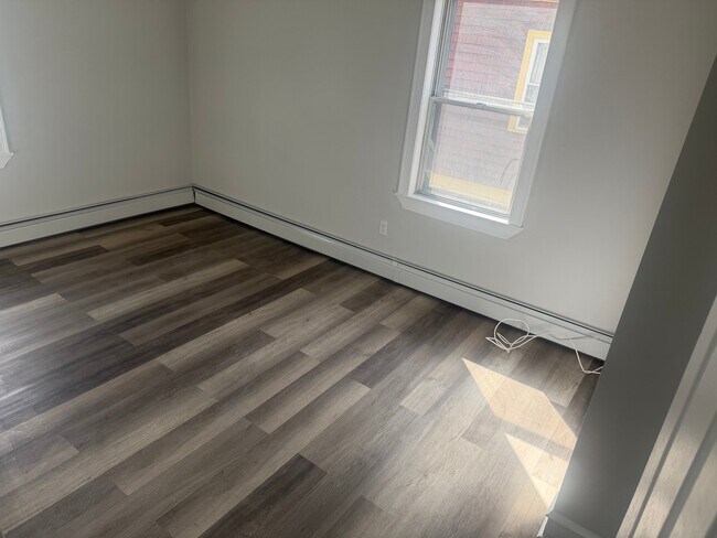 Building Photo - 25 Hillhurst Ave